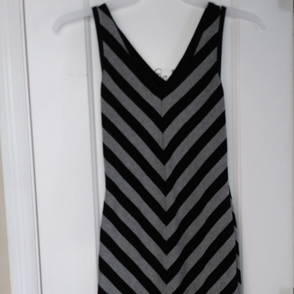 Dress : Black and grey chevron maxi dress